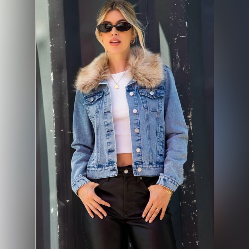 Denim Jacket with Faux Fur Collar size S